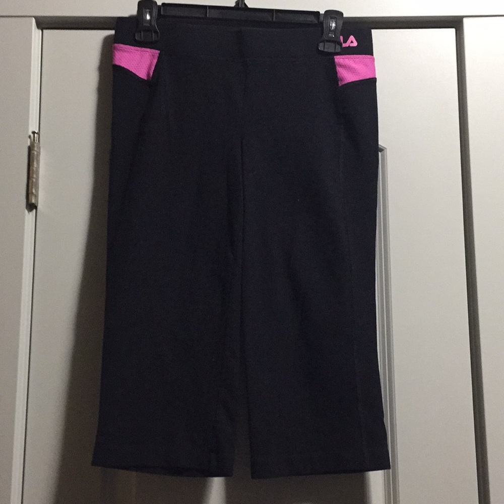 Fila brand exercise capri size S. Black and pink